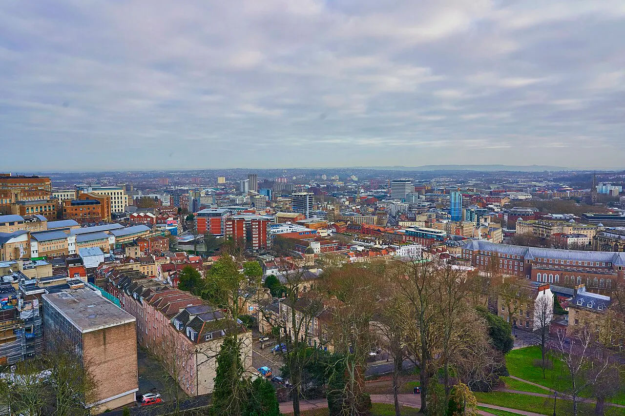 Skyline di Bristol visto dalla Cabot Tower